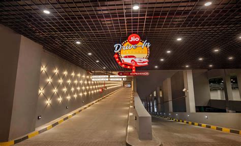 HERE’S WHAT YOU NEED TO KNOW ABOUT THE NEWLY LAUNCHED ROOF-TOP, JIO DRIVE-IN THEATER IN MUMBAI’S ...