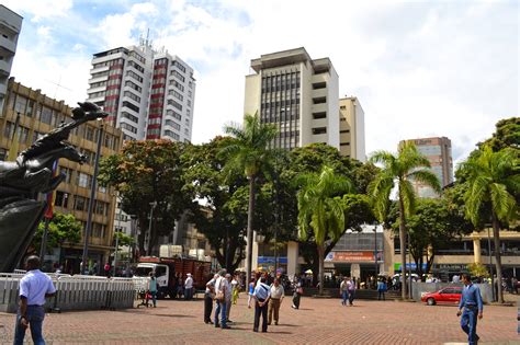 Vecinos Pereira: Norte / Centro: Plaza de Bolívar, un espacio para todos