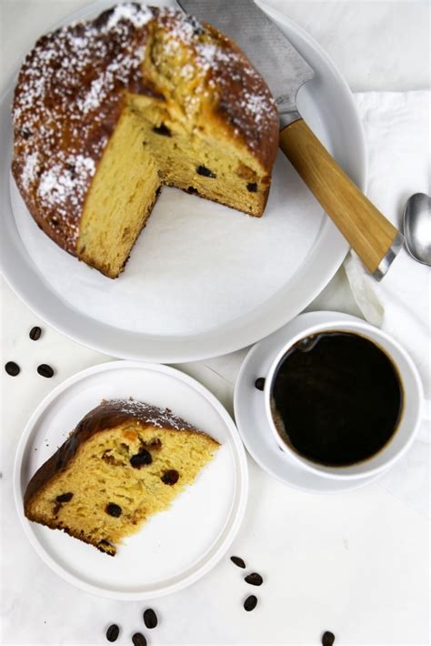 Plant-based Recipeshealthy recipes and pastry made of whole ingredientsVEGAN PANETTONE