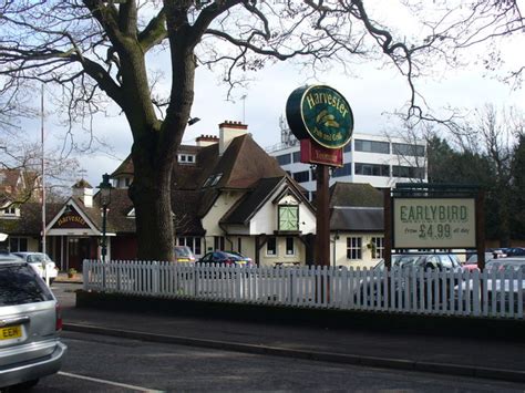 Harvester, West Byfleet © Colin Smith cc-by-sa/2.0 :: Geograph Britain and Ireland