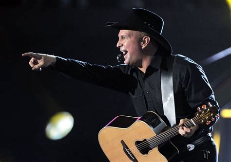 Garth Brooks concert for flood relief sells out - silive.com