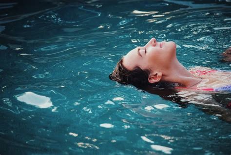 How Float Therapy Can Improve Mental Health and Well-Being | The Fitness Junkie Blog