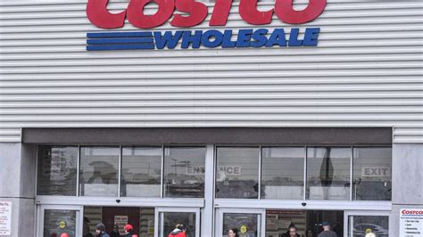 Costco stock has its worst day in years after earnings miss