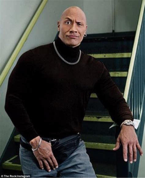 Dwayne Johnson recreates iconic fanny pack snap | Daily Mail Online