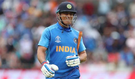 4 reasons why MS Dhoni announced his retirement on 15 August at 19:29