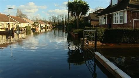 Egham residents describe devastating impact of the floods | ITV News