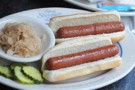 Hot dogs. Perfect for the kids and the big kid in you. 😀 #bestdiner #ellensstardust #goodeats # ...