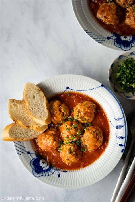 Vietnamese Meatball Banh Mi (Banh Mi Xiu Mai) - Delightful Plate