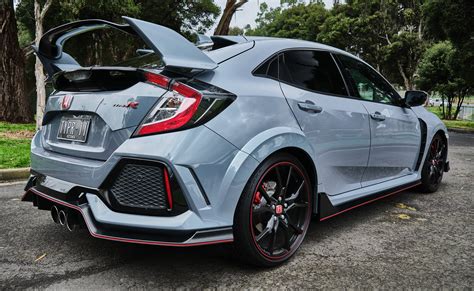 Driven: 2019 Honda Civic Type R Does What No Other Hot Hatch Can - Cars Insiders