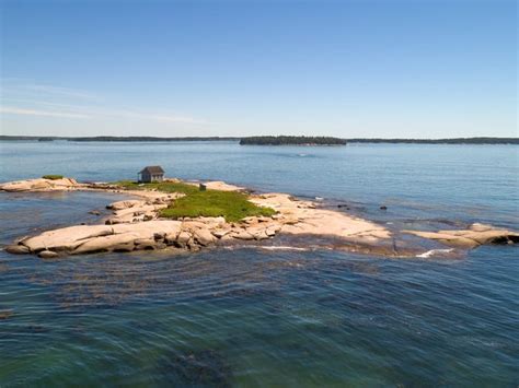 Photos: Tiny Maine Island Not Fit for 'Man or Beast' in Winter