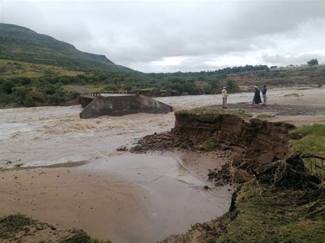 Hundreds stranded in Eastern Cape village after bridge collapses during ...