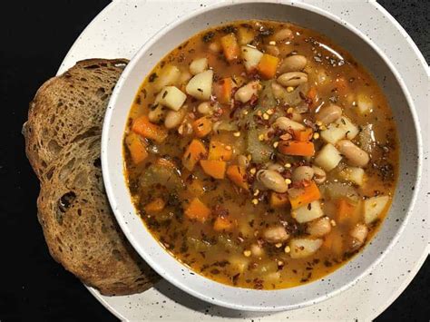 Vegan Tuscan White Bean Soup (One-Pot) - OvenSpot