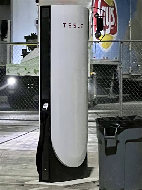 First Details Emerge About the Future Tesla Supercharger V4 - autoevolution