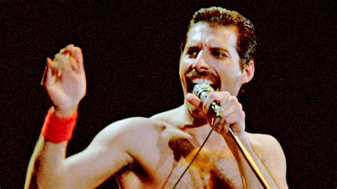 Queen premiere of the previously unheard Freddie Mercury song "Face It ...