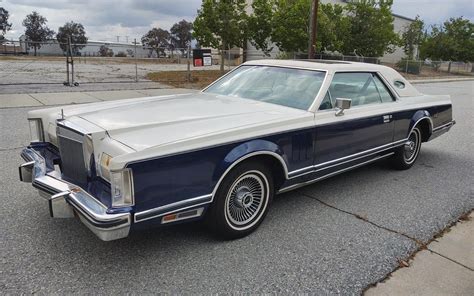 042522 – 1979 Lincoln Continental Mark V Bill Blass Edition – 2 | Barn ...