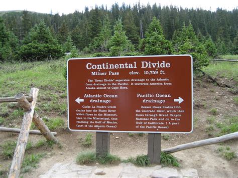 Day Hiking Trails: Trail crosses Continental Divide in Rockies