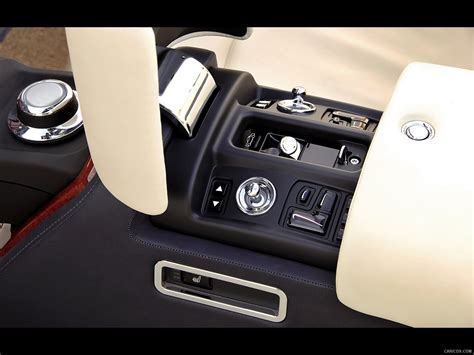 Rolls-Royce Phantom Drophead Coupe | Interior, Close-up