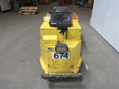 Cushman Electric Tug Model 1999 898340A - Used Cushman Titans - call 855-850-1646