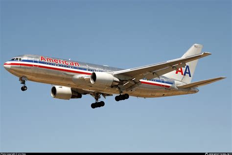 N322AA American Airlines Boeing 767-223ER Photo by Urs Hess | ID 335097 ...