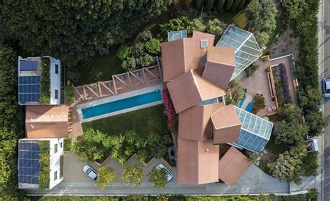 Exclusive Look Inside Frank Gehry's Home | Frank gehry, Gehry ...