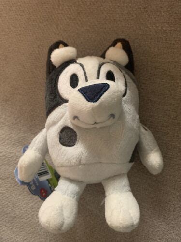 BLUEY AND FRIENDS MUFFIN PLUSH STUFFED ANIMAL IN HAND | #4617409062