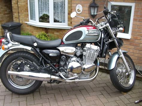 TRIUMPH THUNDERBIRD - Review and photos