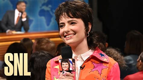 Weekend Update: Field Correspondent Sarah Sherman Gives an SNL Studio ...