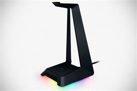 Razer Quietly Announced A Chroma-enabled Headphone Stand/USB Hub