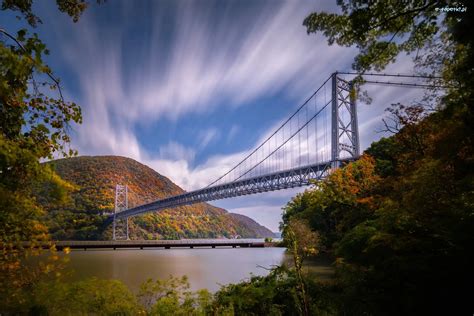 Purple Heart Veterans Memorial Bridge, Góry, Most Bear Mountain Bridge, Niebo, Rzeka Hudson ...