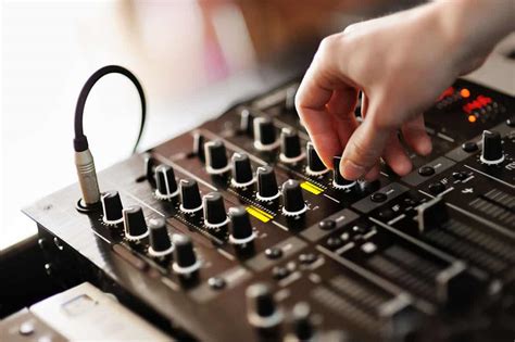 The Top DJ Effects To Improve Your Mixing Transitions