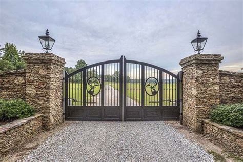 30 Awesome Driveway Gate Ideas To Impress Your Guests | House gate ...