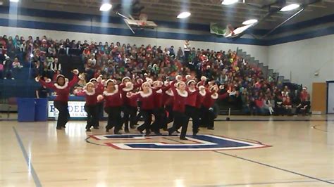 Cleveland middle school Christmas pep rally! 😎🎉🎉 - YouTube