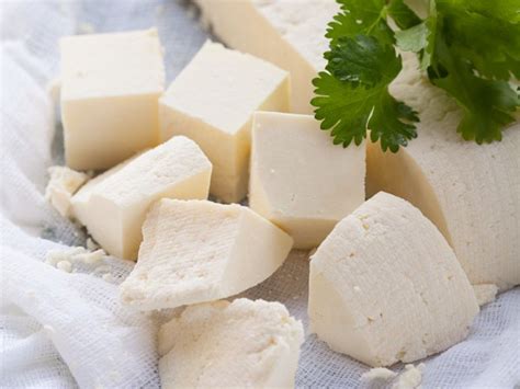 Indian Paneer Cheese Recipe | EatSmarter