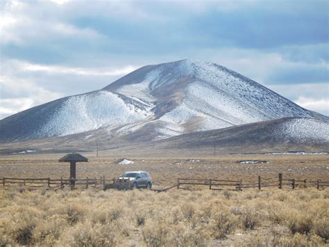 Nevada’s Lunar Crater and More! | SUV RVing