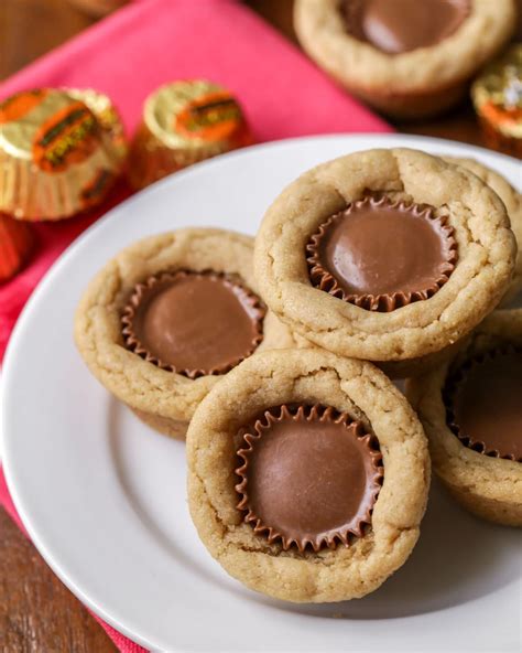 Reese's Peanut Butter Cup Cookies | Lil' Luna