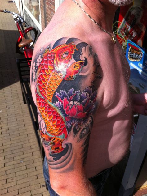 koi carp tattoo - Google Search | Tatuajes de pescado koi, Tatuaje de koi, Tatuaje koi en el brazo