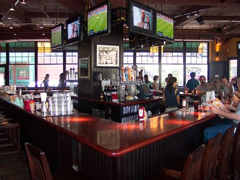 Best Sports Bars in Boston: 17 Spots with Big Screen TVs