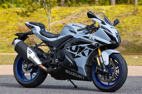 スズキ『GSX-R1000R ABS』の燃費や足つき性は？ おすすめポイントや人気の装備、価格やスペックを解説します【スズキのバイク！の新車 ...