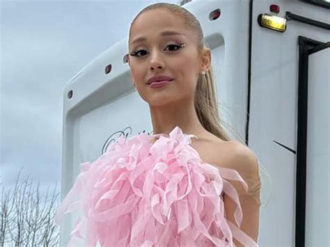 Ariana Grande’s Pink Gown Pays Homage to Her Character in 'Wicked'