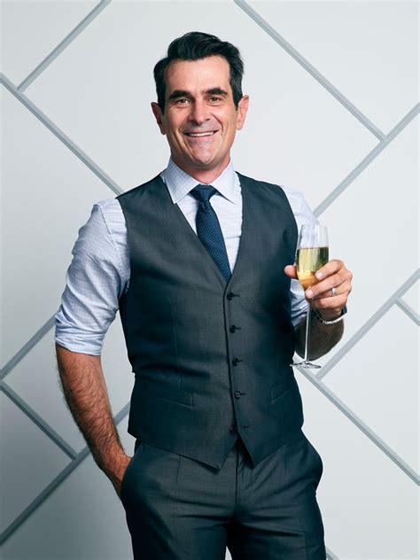 Modern Family - Season 11 Portrait - Phil Dunphy - Modern Family Photo ...