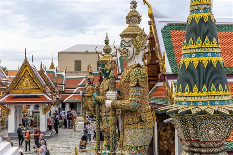 9 Best Grand Palace Bangkok Tips (with Dress Code!)