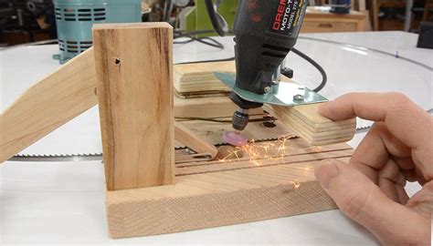 Bandsaw blade sharpening jig