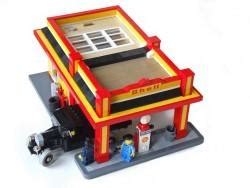 Greenpeace Challenges Lego on Shell Gas Station Set