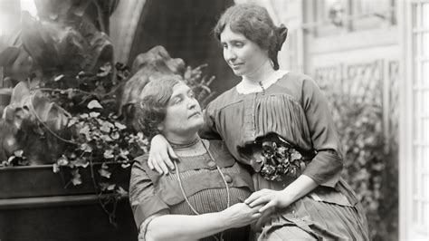 Helen Keller meets Anne Sullivan, her teacher and 'miracle worker' | March 3, 1887 | HISTORY