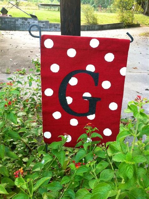 DIY Garden Flags for Every Season | Garden flag diy, Monogram garden flag, Burlap garden flags