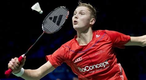 Viktor Axelsen Racket : Viktor Axelsen Breaks Racket at Match-Point ...