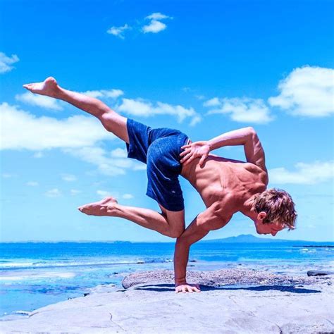 Beach Yoga | Yoga Pose | Yoga Inspiration | Yogi Goals | Yoga For Men | Flexibility | Yoga poses ...