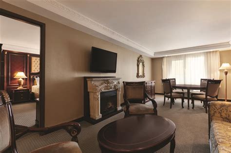 Radisson Toronto Airport West | Stress-Free Stays & Parking Near YYZ Airport - Stay Park Travel