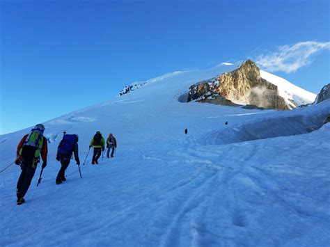 Mount Baker Intro to Mountaineering | 3 Day Climb with School