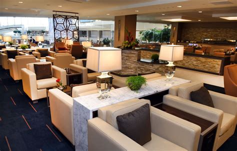 Emirates opens a luxurious lounge at LAX - Here is a peak